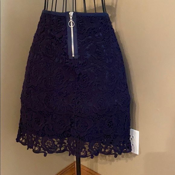 Skye's the Limit Skirt Size 8 - Picture 3 of 6